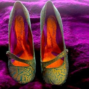 Irregular choice, 37 aqua marine in Gold